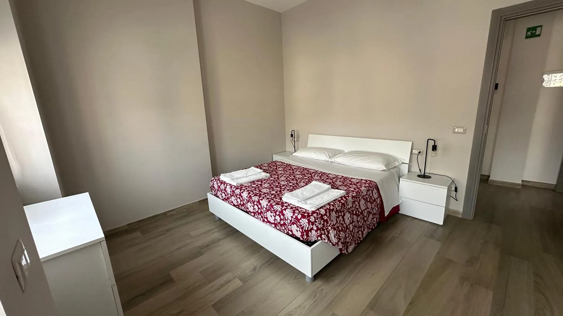 Casa Sofia, A 4 Fermate Metro Dal Vaticano Rome 0*,  Italy